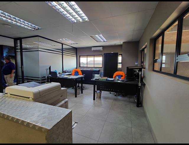 499M² WAREHOUSE TO LET IN POMONA